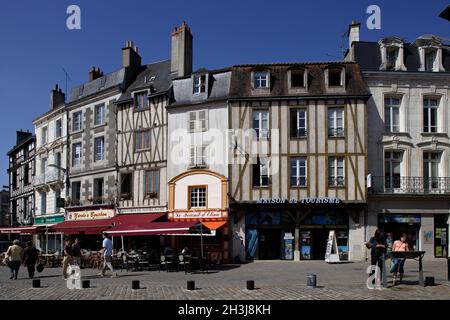 FRANCIA, VIENNE (86), POITIERS, CITTÀ VECCHIA Foto Stock