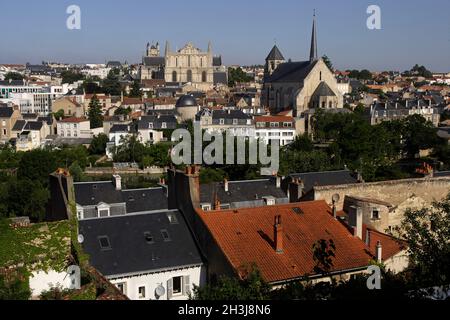 FRANCIA VIENNE (86), POITIERS, CATTEDRALE DI SAINT-PIERRE , CHIESA SAINTE-RADEGONDE Foto Stock