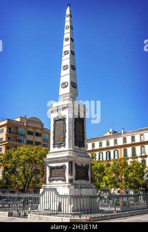 Obelisco sulla Plaza de la Merced (Merced Square) in Malaga, Spagna Foto Stock