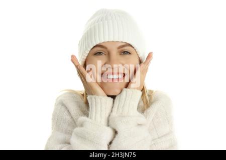 Ragazza attraente in abiti invernali isolato su sfondo bianco. Foto Stock
