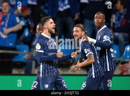 Jubilation Milos PANTOVIC (BO) dopo il suo obiettivo a 2-0, Calcio DFB Pokal 2 ° turno, VfL Bochum (BO) - FC Augsburg (A), il 27 ottobre 2021 a Bochum/Germania. Â Foto Stock