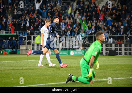 Jubilation Milos PANTOVIC (BO) dopo il suo goal a 2-0, prima goalwart Rafael GIKIEWICZ (A) Calcio DFB Pokal 2 ° turno, VfL Bochum (BO) - FC Augsburg (A), il 27 ottobre 2021 a Bochum/Germania. Â Foto Stock