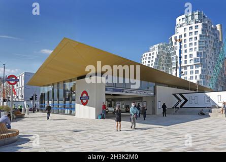 Ingresso alla stazione della metropolitana Battersea Power Station, di recente apertura, sulla nuova linea Norther. Londra, Regno Unito. Foto Stock