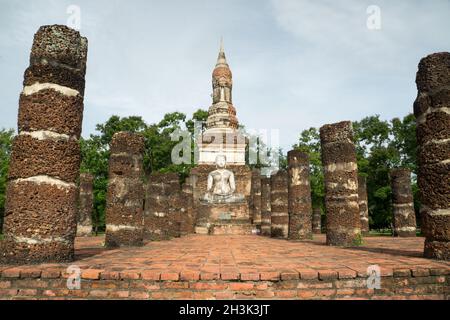 Rovine nel parco storico di sukhothai Foto Stock