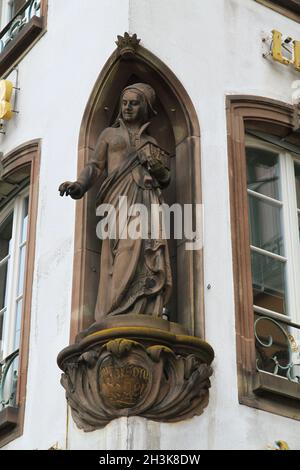 FRANCIA. BAS RHIN (67) STRASBURGO. RUE DES HORLOGERS Foto Stock