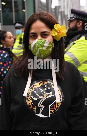 Londra Regno Unito. 2021-10-29, protesta Macquarie Capital un investitore importante nel progetto #SilvertownTunnel per chiederlo ritira il sostegno a questa mega-autostrada che si avvera per il clima. Credit: Picture Capital/Alamy Live News Foto Stock