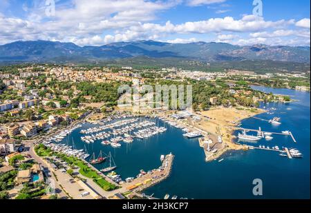 Paesaggio con Calvi città, Corsica isola, Francia Foto Stock