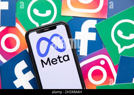 LONDRA, Regno Unito - Ottobre 2021: La società di social media di Facebook cambia il suo nome aziendale in Meta Foto Stock