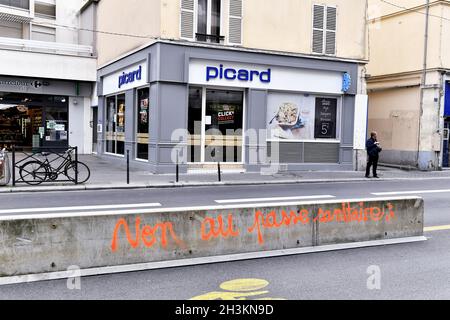 Iscrizione al Passo anti-sanitario in rue de Vaugirard - Parigi - Francia Foto Stock