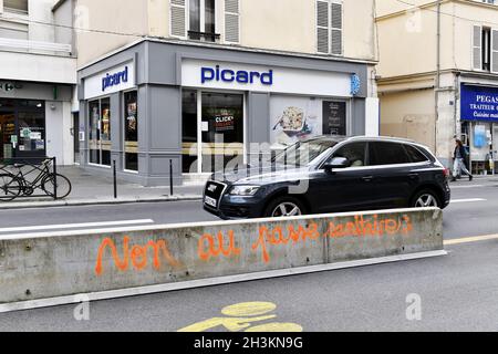 Iscrizione al Passo anti-sanitario in rue de Vaugirard - Parigi - Francia Foto Stock