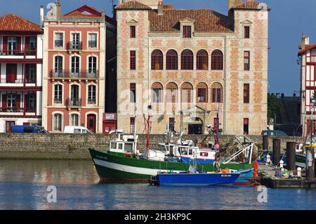 FRANCIA. PIRENEI ATLANTICI (64) PAESI BASCHI FRANCESI. SAINT JEAN DE LUZ, CASA TRADIZIONALE 'MAISON DE L'INFANTE' Foto Stock