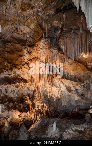 Dettagli delle formazioni rocciose all'interno delle grotte di Jenolan, vicino a Sydney, Australia Foto Stock