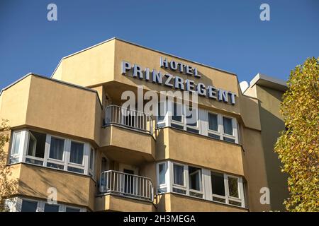 Flüchtlingsunterkunft, ehemaliges Hotel Prinzregent, Prinzregentenstraße, Friedenau, Schöneberg, Berlino, Germania Foto Stock