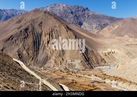 Vista sul fiume Kali Gandaki e la vicinanza del villaggio di Kagbeni. Distretto di Mustang, Nepal Foto Stock