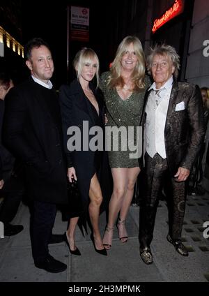 il ristorante di langan riapre a mayfair Rod Stewart e altri si recarono alla festa Foto Stock