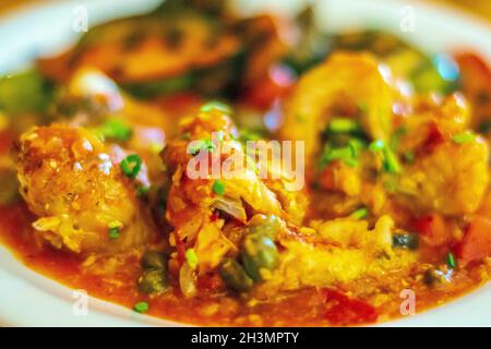 Nasci la putanesca con verdure arrostite Foto Stock