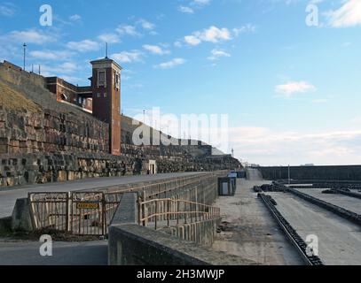 Il Cabin Lift e Blackpool North Shore Boating Pool, un edificio classificato di grado 2 costruito nel 1930 e no Foto Stock