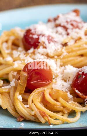 Spaghetti mit Kirschtomaten Foto Stock