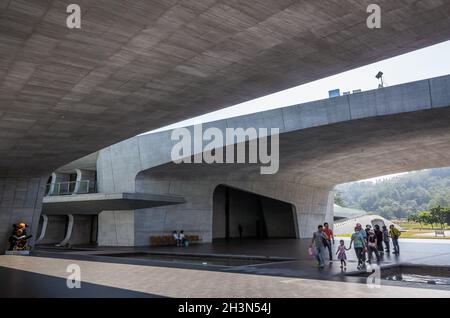 Architettura moderna del Centro visitatori di Xiangshan Foto Stock