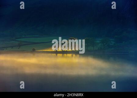 Splendida alba sulle montagne a Ennerdale, Lake District, Cumbria, Regno Unito Foto Stock