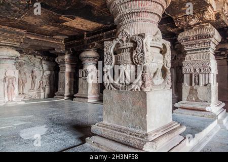 ELLORA, INDIA - 7 FEBBRAIO 2017: Interno di Indra Sabha Jain grotta in Ellora, Maharasthra stato, India Foto Stock