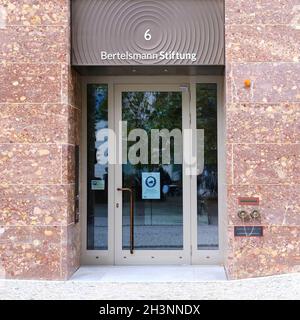 Berlino (Germania), 19 ottobre 2021, ingresso alla filiale berlinese dello Stiftung Bertelsmann, Foto Stock