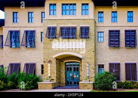 Il John L. Borom Center of Health & Natural Science è raffigurato nel Coastal Alabama Community College Campus, 23 ottobre 2021, a Fairhope, Alabama. Foto Stock