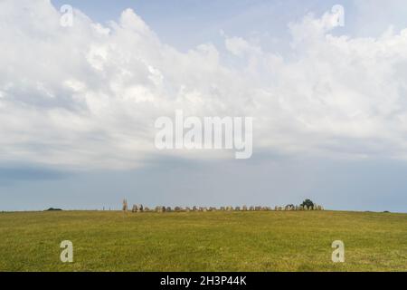 Ystad, Scania, Svezia - 06 20 2021 : Ales Stones antico monumento megalitico Foto Stock