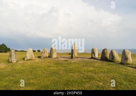 Ystad, Scania, Svezia - 06 20 2021 : Ales Stones antico monumento megalitico Foto Stock