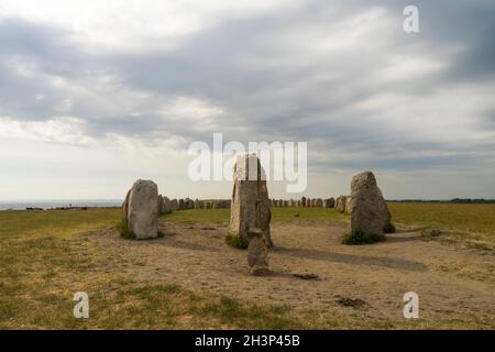 Ystad, Scania, Svezia - 06 20 2021 : Ales Stones antico monumento megalitico Foto Stock