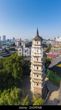 Antica pagoda nel tempio di jiujiang nengren Foto Stock