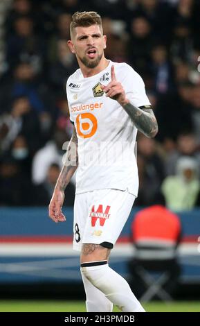 Parigi, Francia. 29 ottobre 2021. Xeka di Lille durante il campionato francese Ligue 1 partita di calcio tra Parigi Saint-Germain e LOSC Lille il 29 ottobre 2021 allo stadio Parc des Princes di Parigi, Francia - Foto Jean Catuffe / DPPI Credit: DPPI Media/Alamy Live News Foto Stock