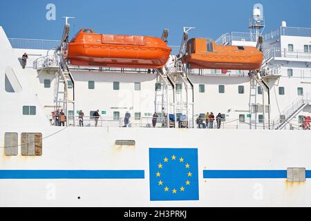 Passeggeri sul traghetto Robin Hood sulla strada per il porto di Swinoujscie sulla costa baltica polacca Foto Stock