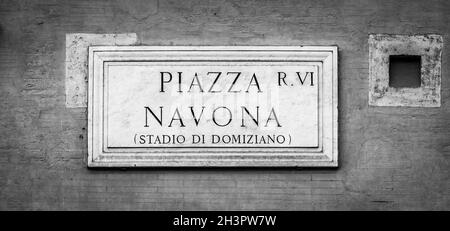 Piazza Navona (Piazza Navona) a Roma, Italia, cartello con il nome della strada Foto Stock