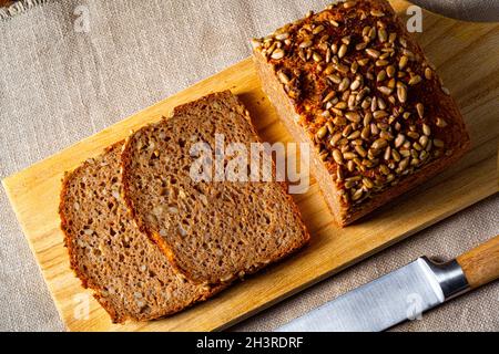 Pane integrale umido, tritato o macinato grano intero Foto Stock