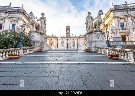 Scalinata per Piazza del Campidoglio a Roma. Realizzato da Michelangelo, è la casa di Roma City Hal Foto Stock