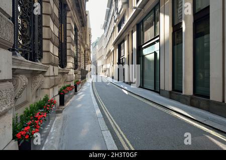 Narrow Road, Finch Lane, Threadneedle Street, City of London, Regno Unito Foto Stock