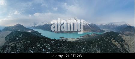 Panorama sul lago di Ranwu in Tibet Foto Stock