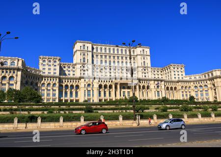 4 settembre 2021 - Bucarest in Romania: Facciata del Palazzo del Parlamento Foto Stock