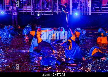 SINGAPORE - febbraio 3 : Chingay Festival 2012 a Singapore il 3 febbraio 2012. Persone non identificate. Foto Stock