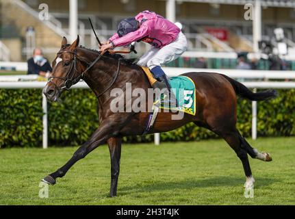 Foto del file datata 11-09-2020 di William Buick che guida la Missione spagnola vincere la bet365 Doncaster Cup Stakes durante il giorno tre del William Hill St Leger Festival all'ippodromo di Doncaster. La Missione spagnola è stata autorizzata a correre nella Lexus Melbourne Cup e partirà dallo stallo 14 nella caratteristica Flemington di martedì. Data di emissione: Sabato 30 ottobre 2021. Foto Stock