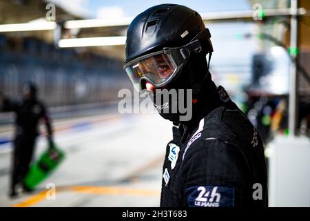 77 Ried Christian (ger), Evans Jaxon (nzl), Campbell Matt (auts), Dempsey-Proton Racing, Porsche 911 RSR - 19, Action Mechanic, mecanicien durante la 6 ore del Bahrain, 5° round del FIA World Endurance Championship 2021, FIA WEC, sul circuito Internazionale del Bahrain, dal 28 al 30 ottobre 2021 a Sakhir, Bahrain - Foto: Joao Filipe/DPPI/LiveMedia Foto Stock