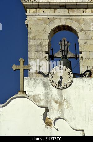 La chiesa della città vecchia a Faro, Algarve - Portogallo Foto Stock