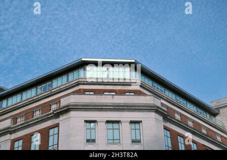 Vista degli uffici di Broad Gate e dell'edificio di vendita al dettaglio sulla headrow nel centro di leeds Foto Stock