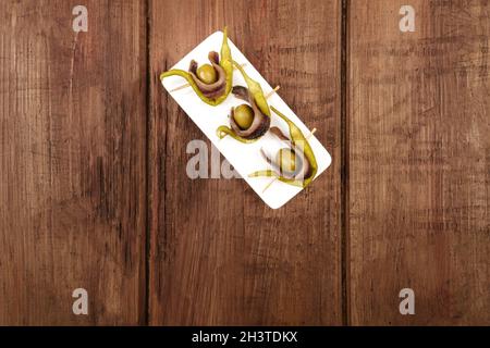 Una foto dall'alto di uno spuntino tradizionale spagnolo gilda Foto Stock