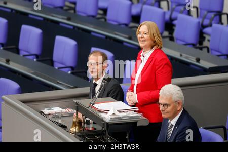 Berlino, Germania, 26 ottobre 2021.dopo le elezioni di settembre, il nuovo Bundestag si riunisce per la prima sessione costituente. Foto Stock