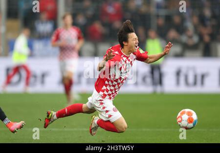 Bielefeld, Germania. 30 Ott 2021. Calcio: Bundesliga, Arminia Bielefeld - FSV Mainz 05, giorno di incontro 10 alla Schüco Arena. Lee di Mainz, cantato da Jae, è imbronato. Credit: Friso Gentsch/dpa - NOTA IMPORTANTE: In conformità con le norme del DFL Deutsche Fußball Liga e/o del DFB Deutscher Fußball-Bund, è vietato utilizzare o utilizzare fotografie scattate nello stadio e/o del match sotto forma di immagini di sequenza e/o serie di foto video-simili./dpa/Alamy Live News Foto Stock