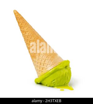 Cono per waffle gelato su sfondo bianco Foto Stock