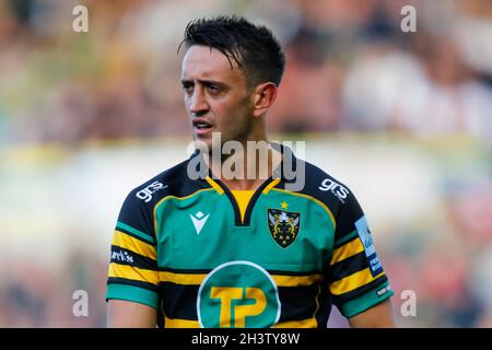 30 ottobre 2021; Cinch Stadium at Franklin Gardens, Northampton, Inghilterra; Gallagher Premiership Rugby, Northampton Saints Versus Leicester Tigers; Alex Mitchell of Northampton Saints Foto Stock