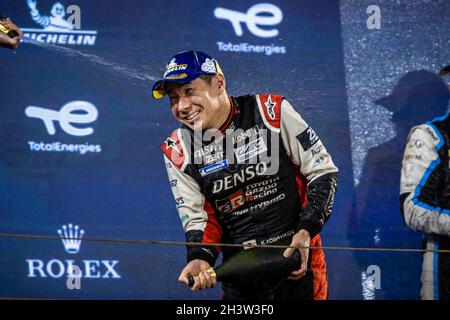 Kobayashi Kamui (jpn), Toyota Gazoo Racing, Toyota GR010 - Hybrid, podio ritratto durante la 6 ore del Bahrain, 5° round del FIA World Endurance Championship 2021, FIA WEC, sul circuito Internazionale del Bahrain, dal 28 al 30 ottobre 2021 a Sakhir, Bahrain - Foto: Germain Hazard/DPPI/LiveMedia Foto Stock